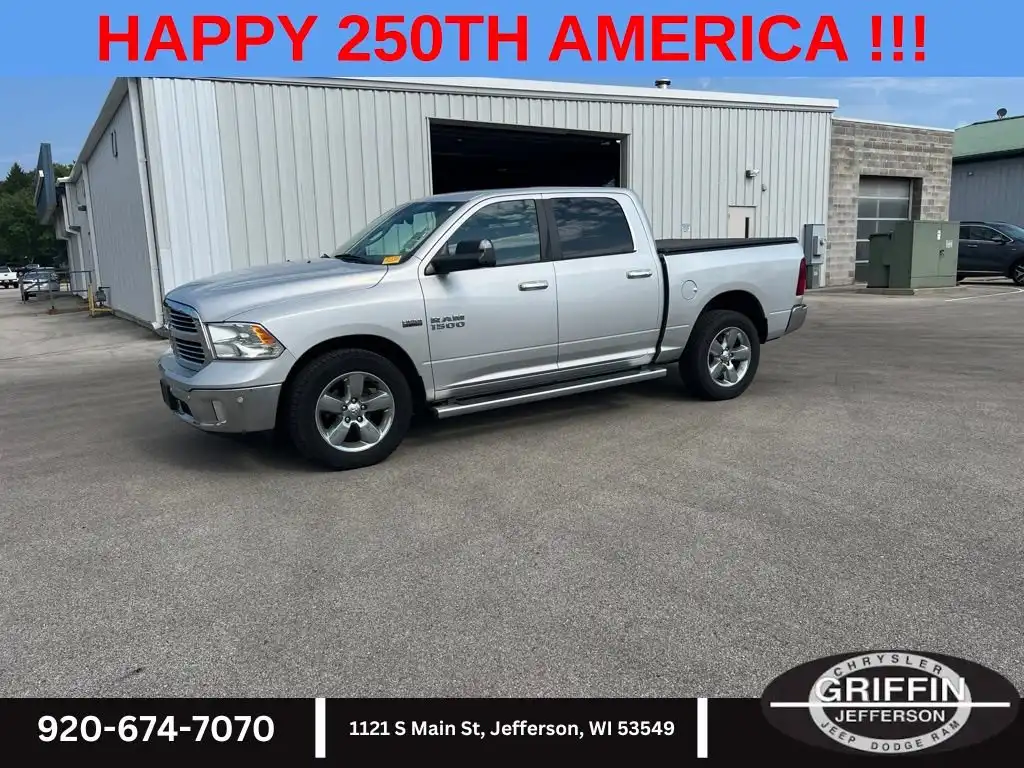 2016 RAM 1500 Big Horn 4x4 Crew Cab 5'7's photo