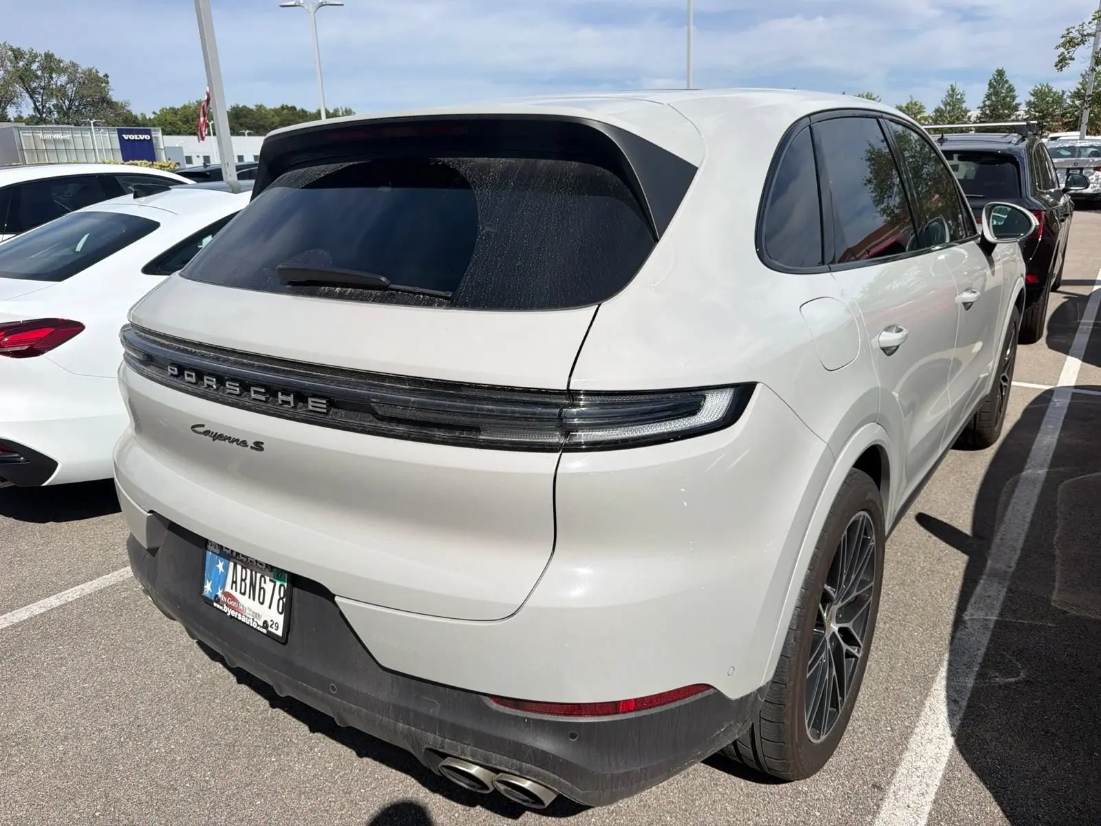 2024 Porsche Cayenne S photo 4