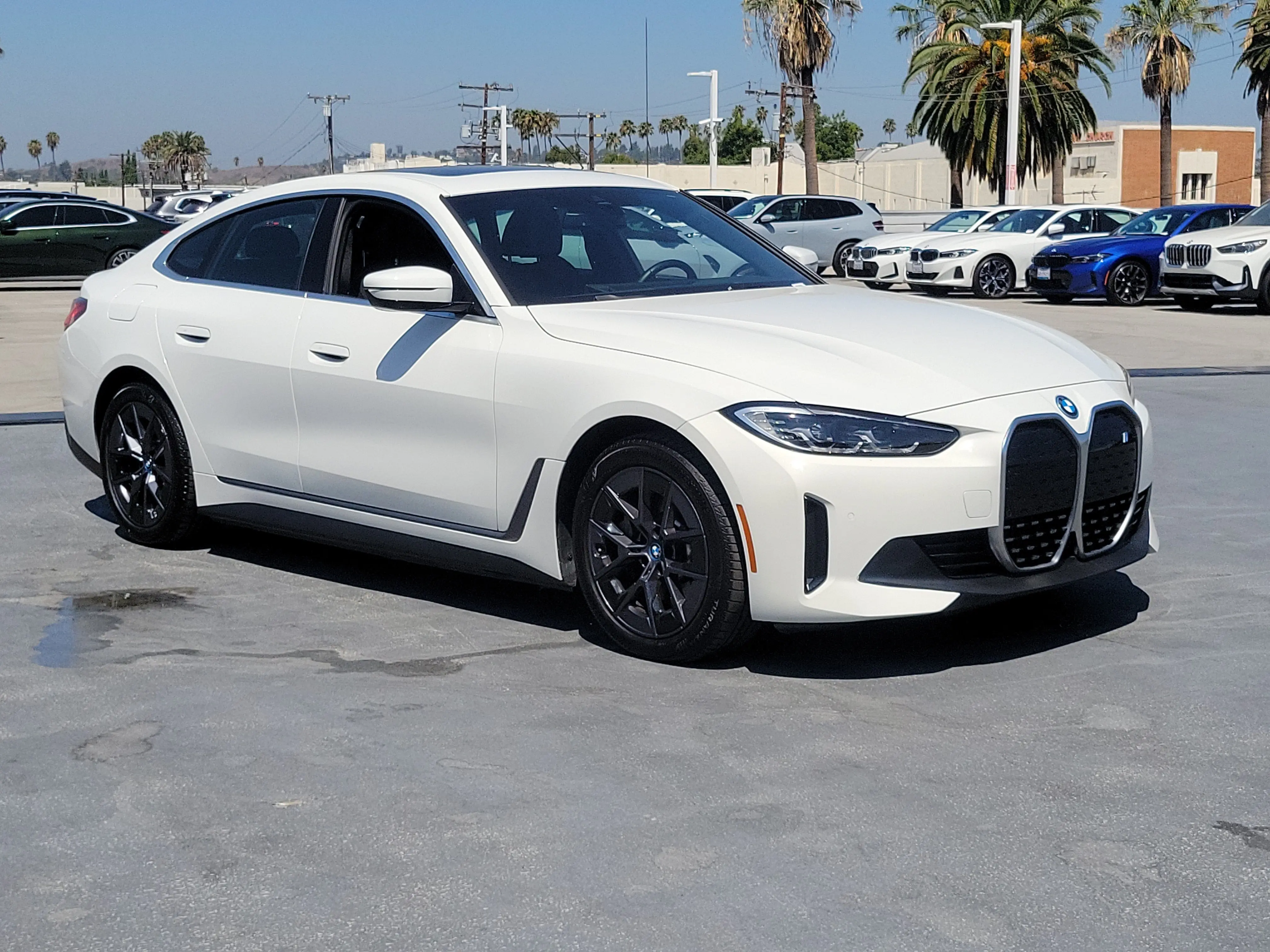 2024 BMW i4 eDrive35 photo 4