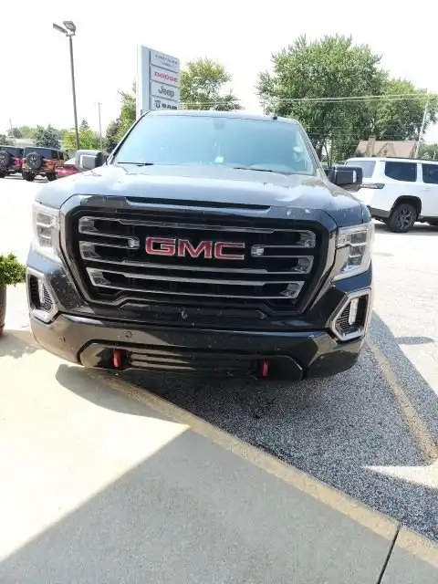 2019 GMC Sierra 4WD Crew Cab Short Box AT4's photo