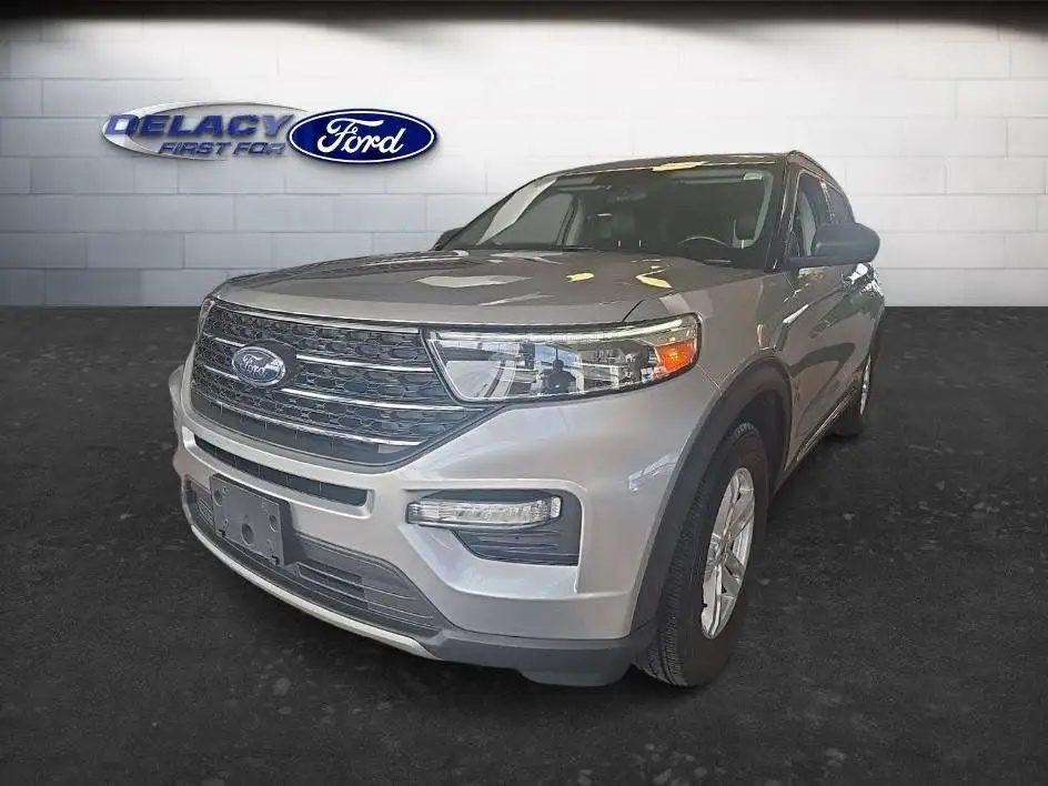 2021 Ford Explorer XLT 4WD photo 1