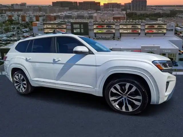 2023 Volkswagen Atlas 3.6L SEL 4MOTION's photo