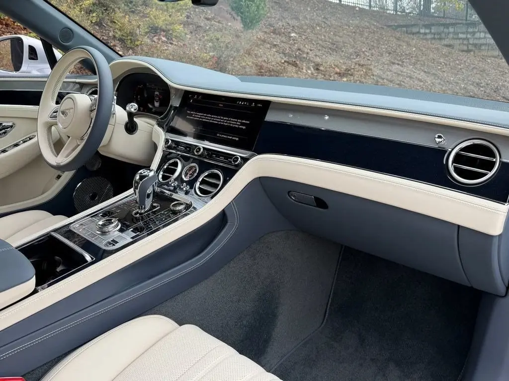 2026 Bentley Continental GT undefined photo 3