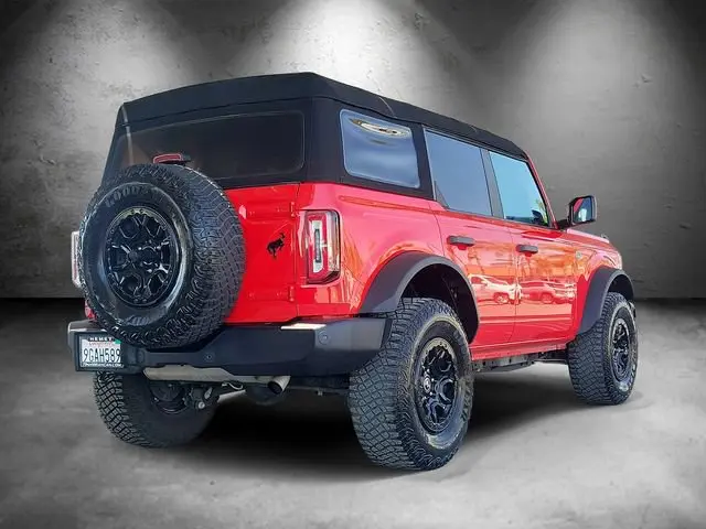 2023 Ford Bronco Wildtrak 4WD photo 3