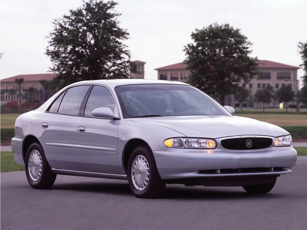 2004 Buick Century Base's photo