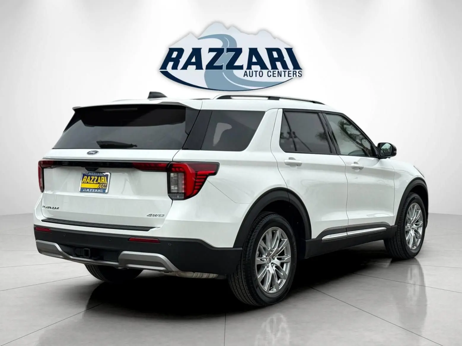 2026 Ford Explorer Platinum 4WD photo 3