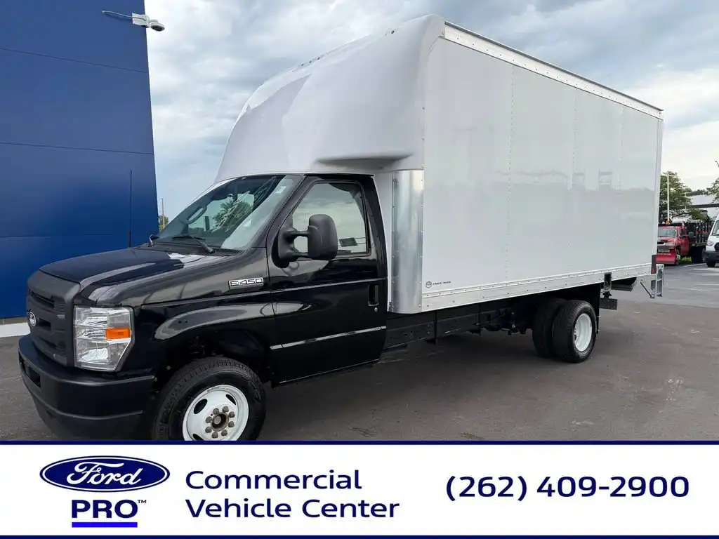 2027 Ford E-Series DRW E-450 Super Duty 176 in WB's photo