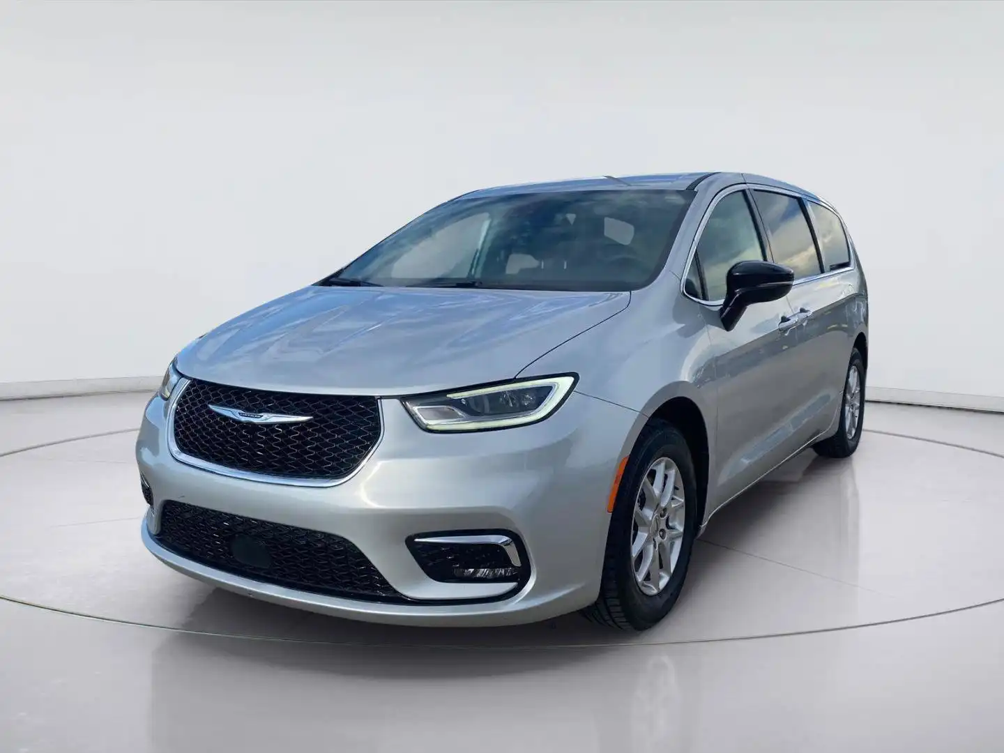 2024 Chrysler Pacifica Touring L's photo