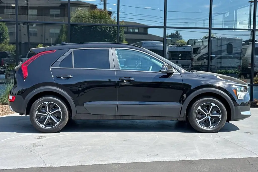 2025 Kia Niro EX HEV photo 3