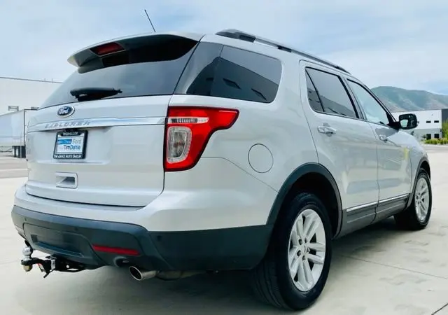 2013 Ford Explorer XLT photo 5