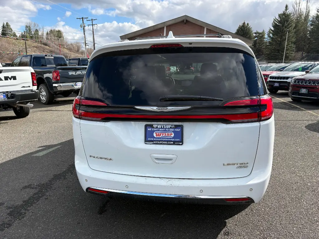2022 Chrysler Pacifica Limited photo 4