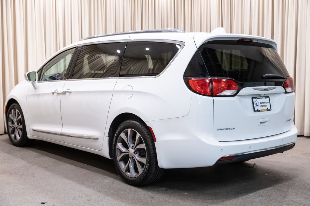 2019 Chrysler Pacifica Limited photo 5