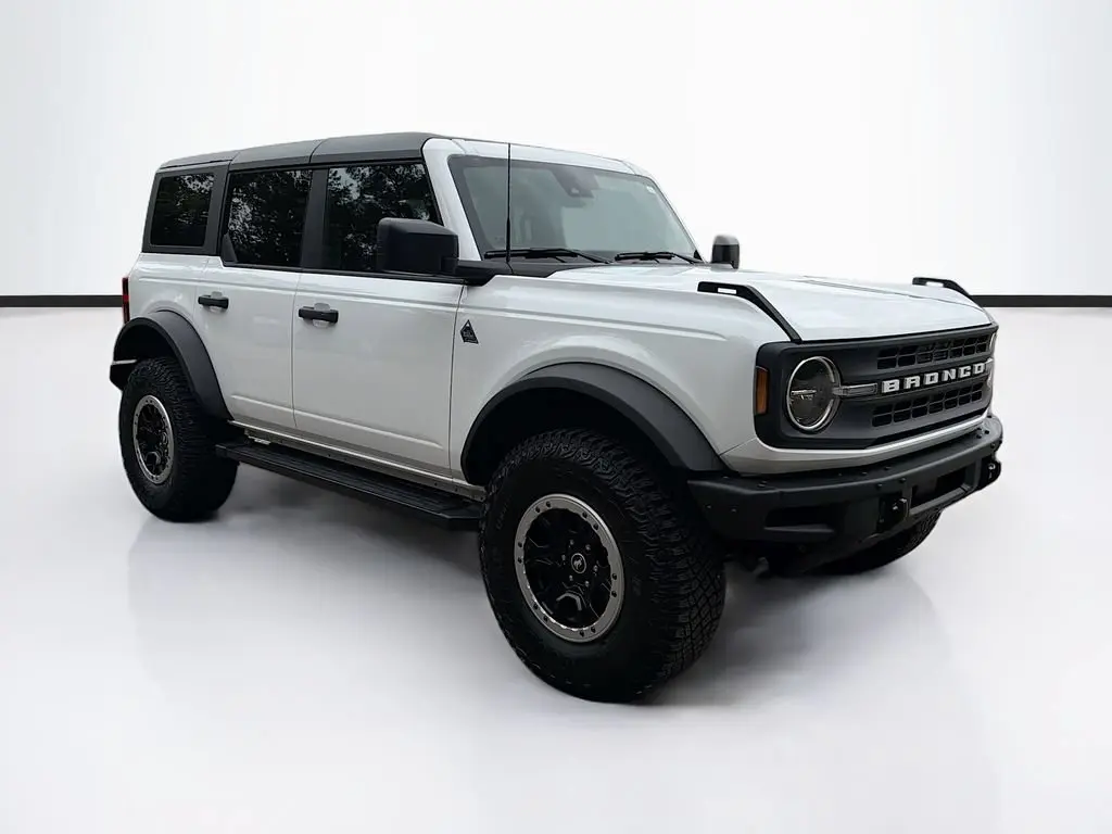 2023 Ford Bronco Black Diamond Advanced (322A) 4x4 photo 3