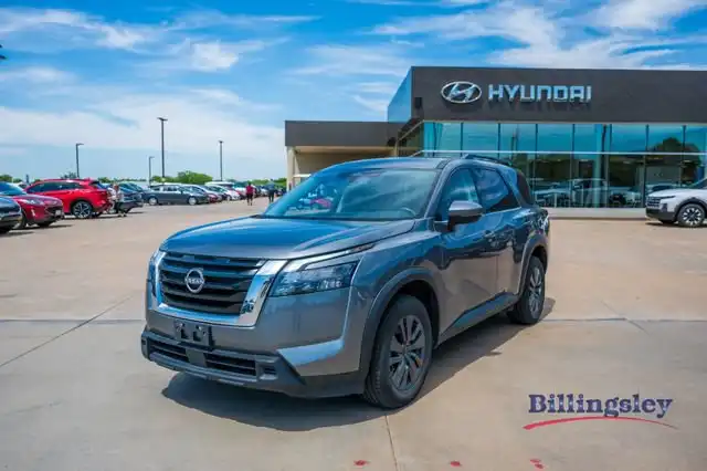 2023 Nissan Pathfinder SV 4WD's photo