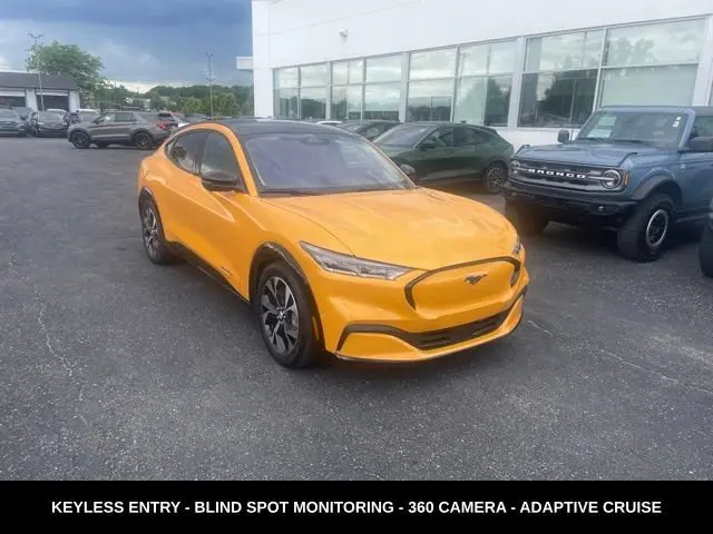 2023 Ford Mustang-Mach-e Premium photo 4