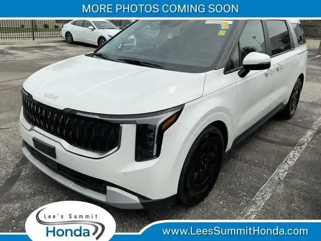 2025 Kia Sedona LXS's photo
