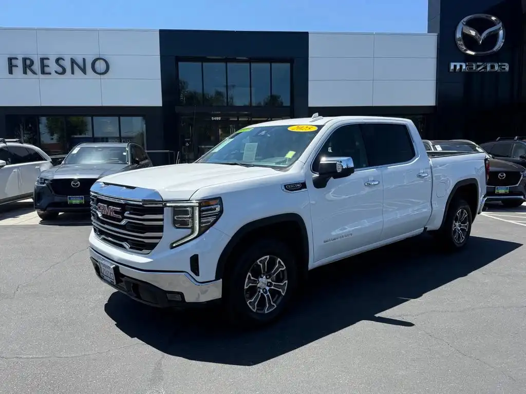 2025 GMC Sierra 2WD Crew Cab Short Box SLT's photo