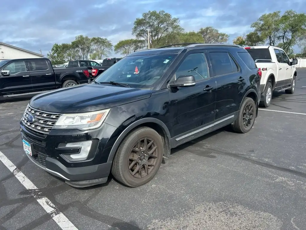 2016 Ford Explorer V6 XLT 4WD's photo