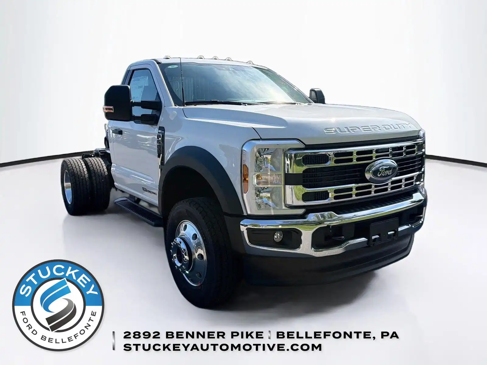 2026 Ford F-600 XLT 4WD Regular Cab DRW 145 in's photo