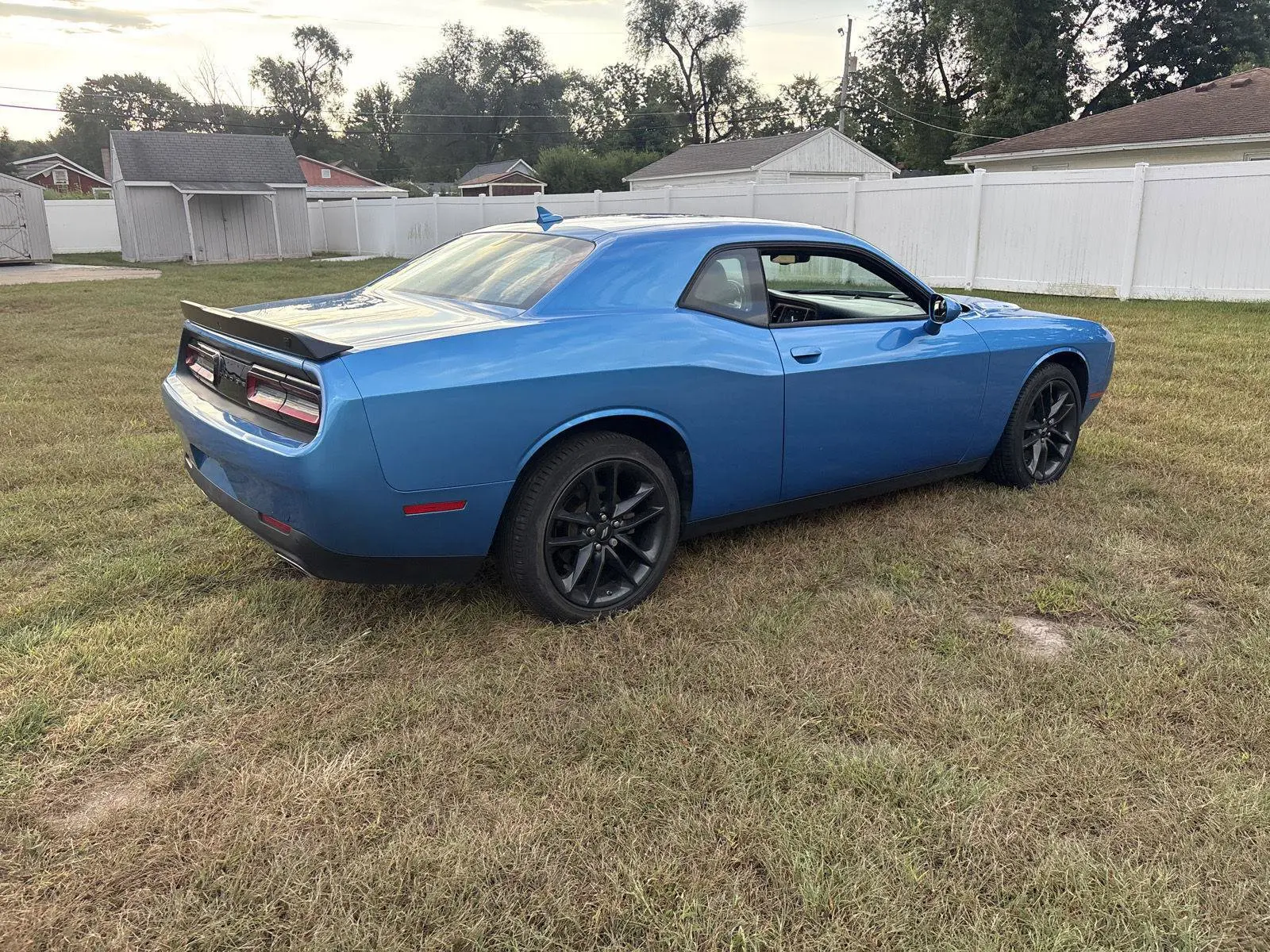 2023 Dodge Challenger SXT AWD Auto photo 5