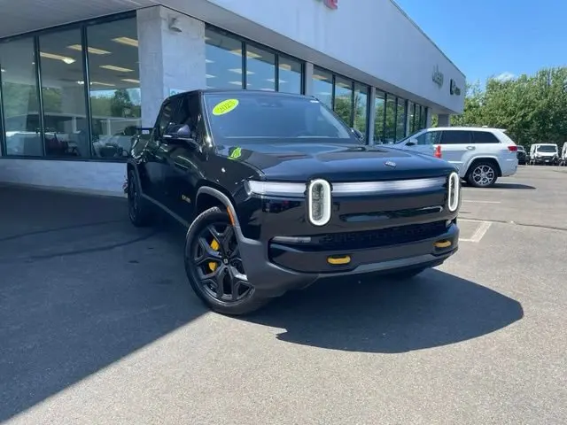 2025 Rivian R1T Ascend Tri Max photo 3