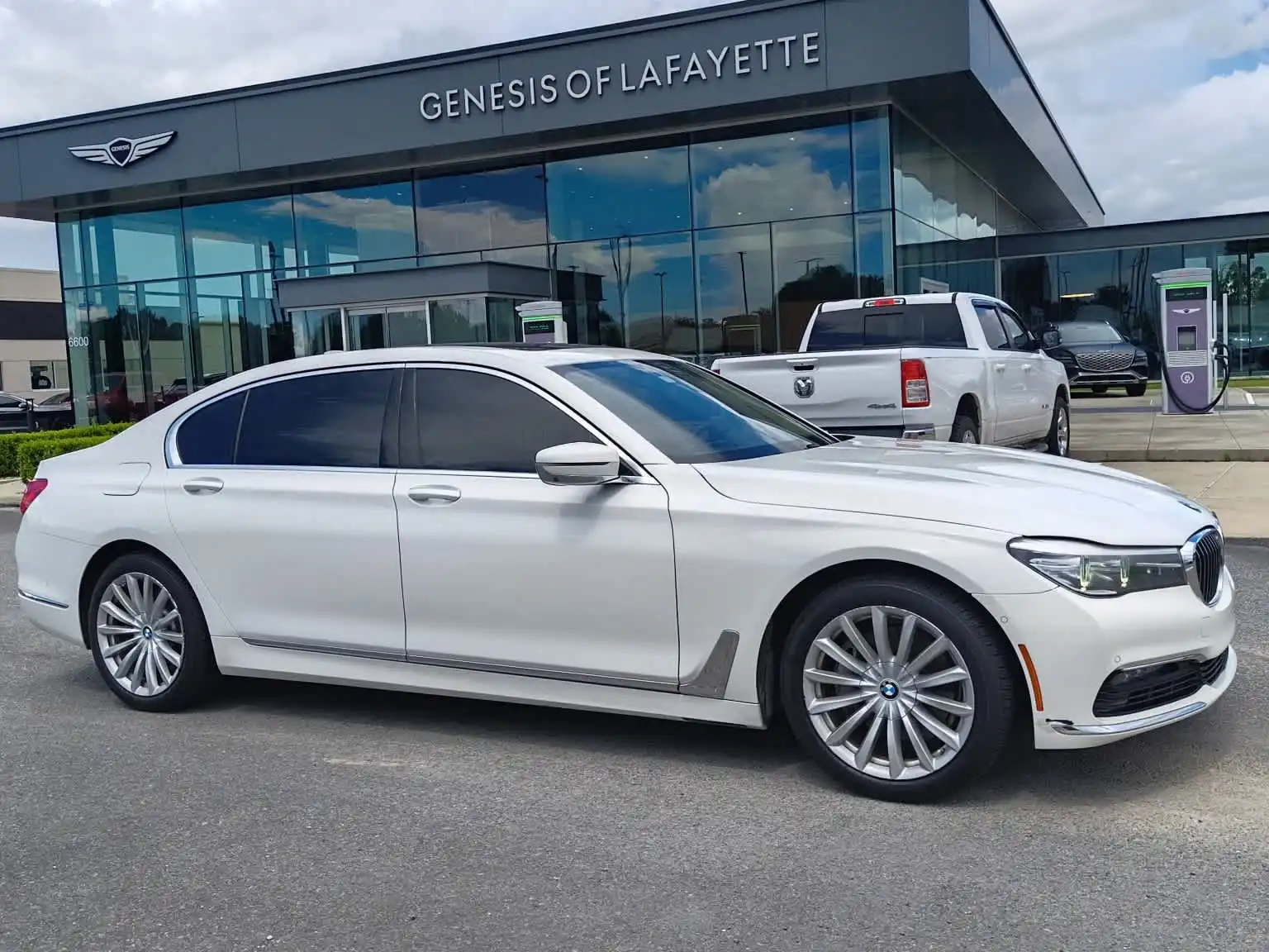 2018 BMW 7 Series 740i's photo