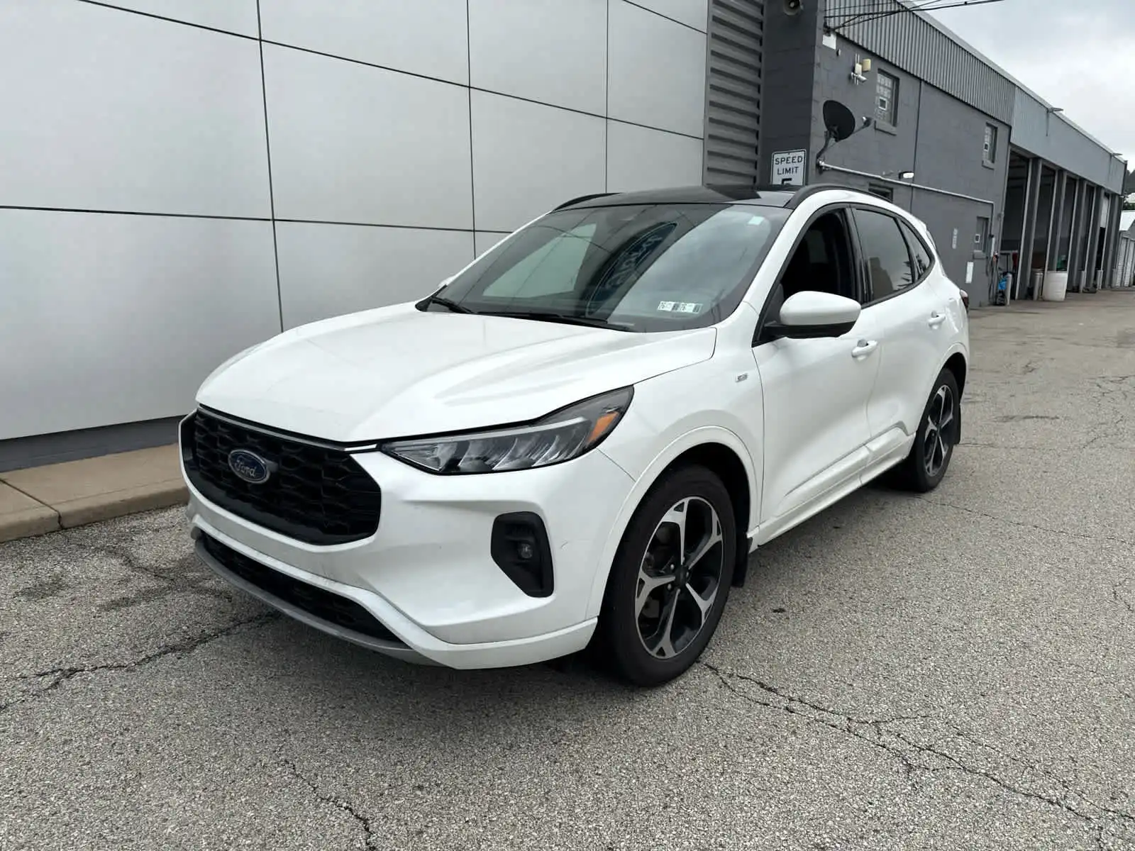 2024 Ford Escape 2.0 ST-Line Select AWD's photo