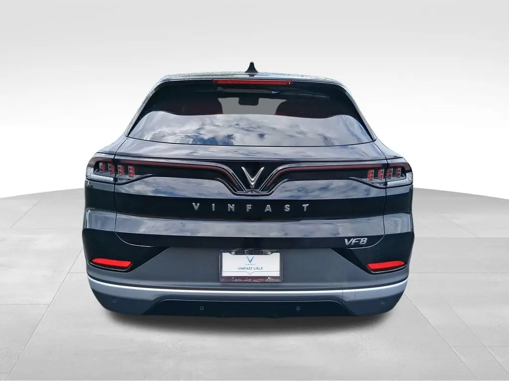 2025 VinFast VF 8 Plus Standard Range photo 5