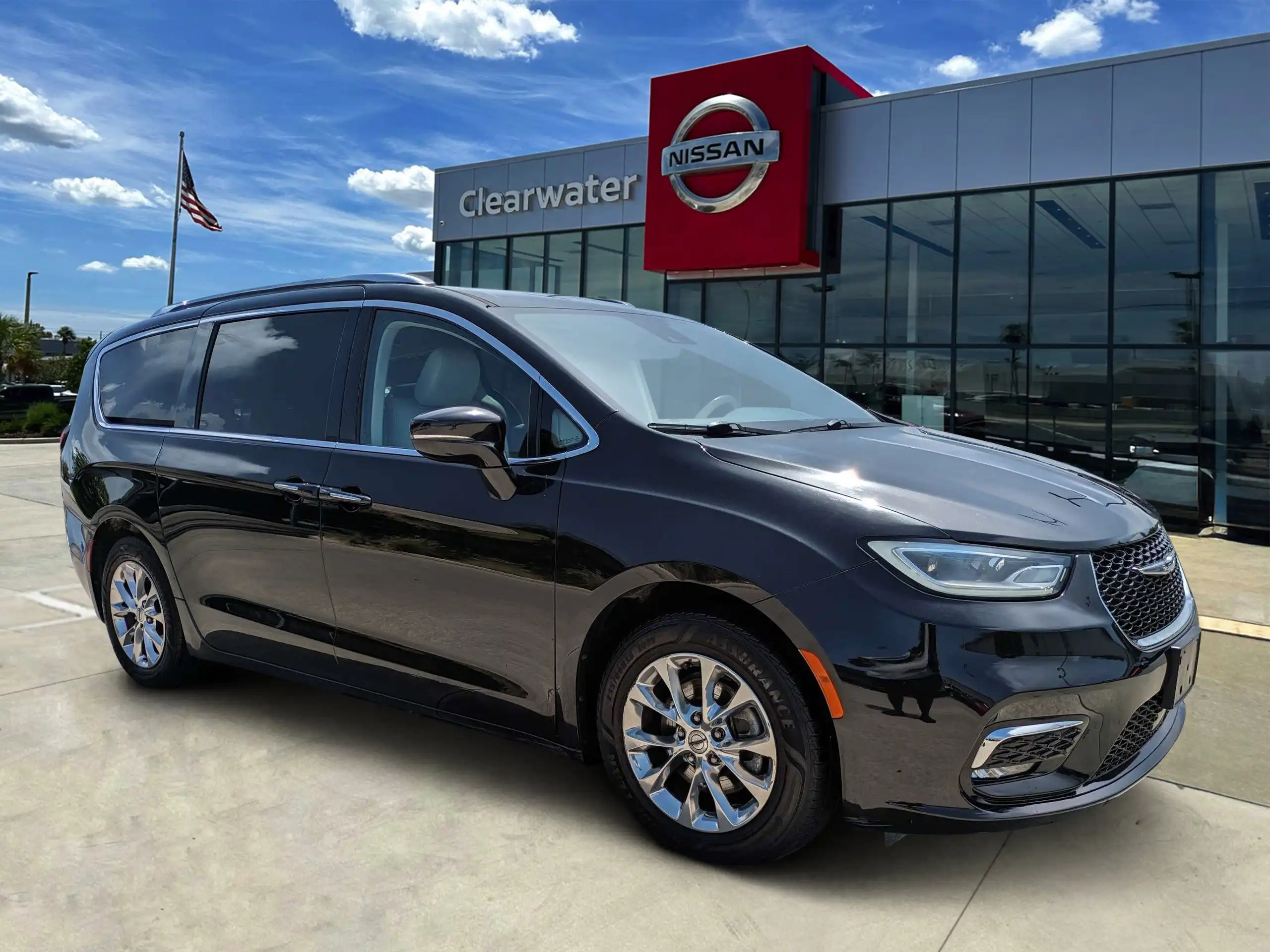 2021 Chrysler Pacifica Touring L's photo