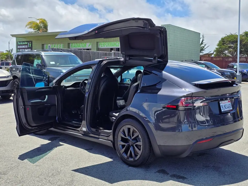 2024 Tesla Model X Long Range photo 5