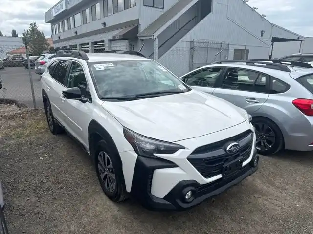 2025 Subaru Outback Premium's photo