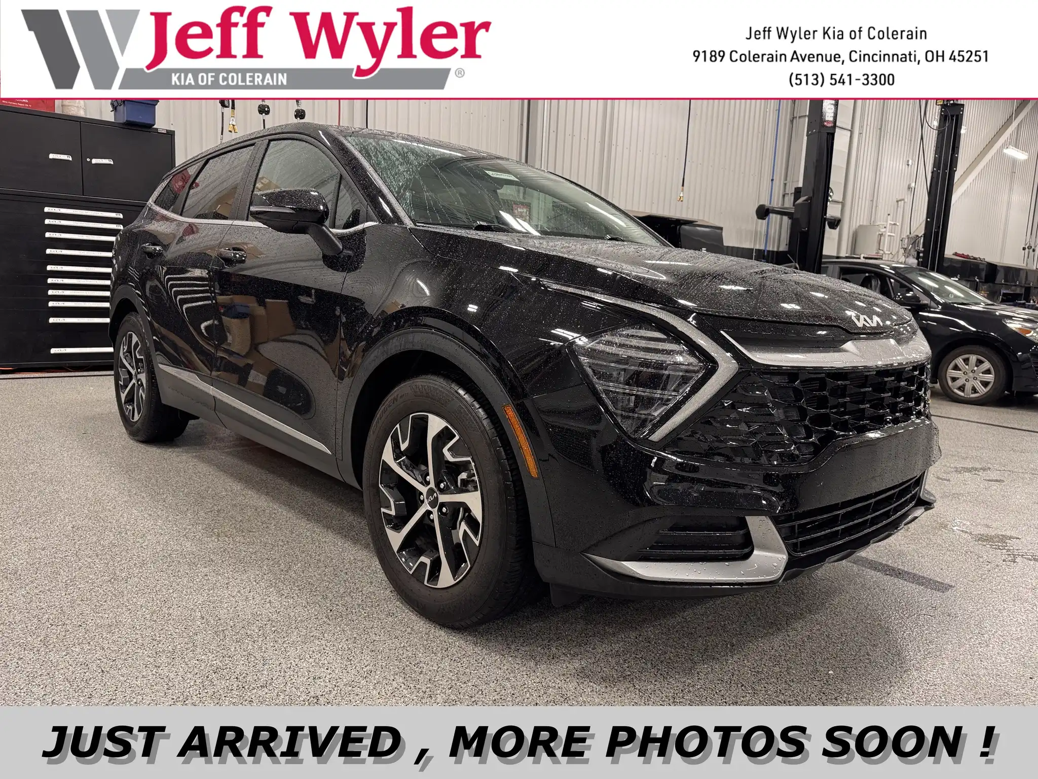 2024 Kia Sportage EX Auto's photo
