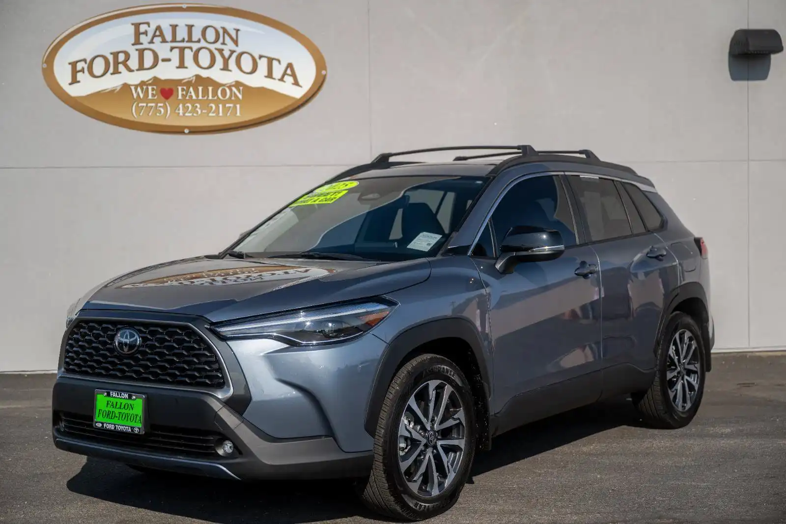 2025 Toyota Corolla Cross XLE AWD's photo