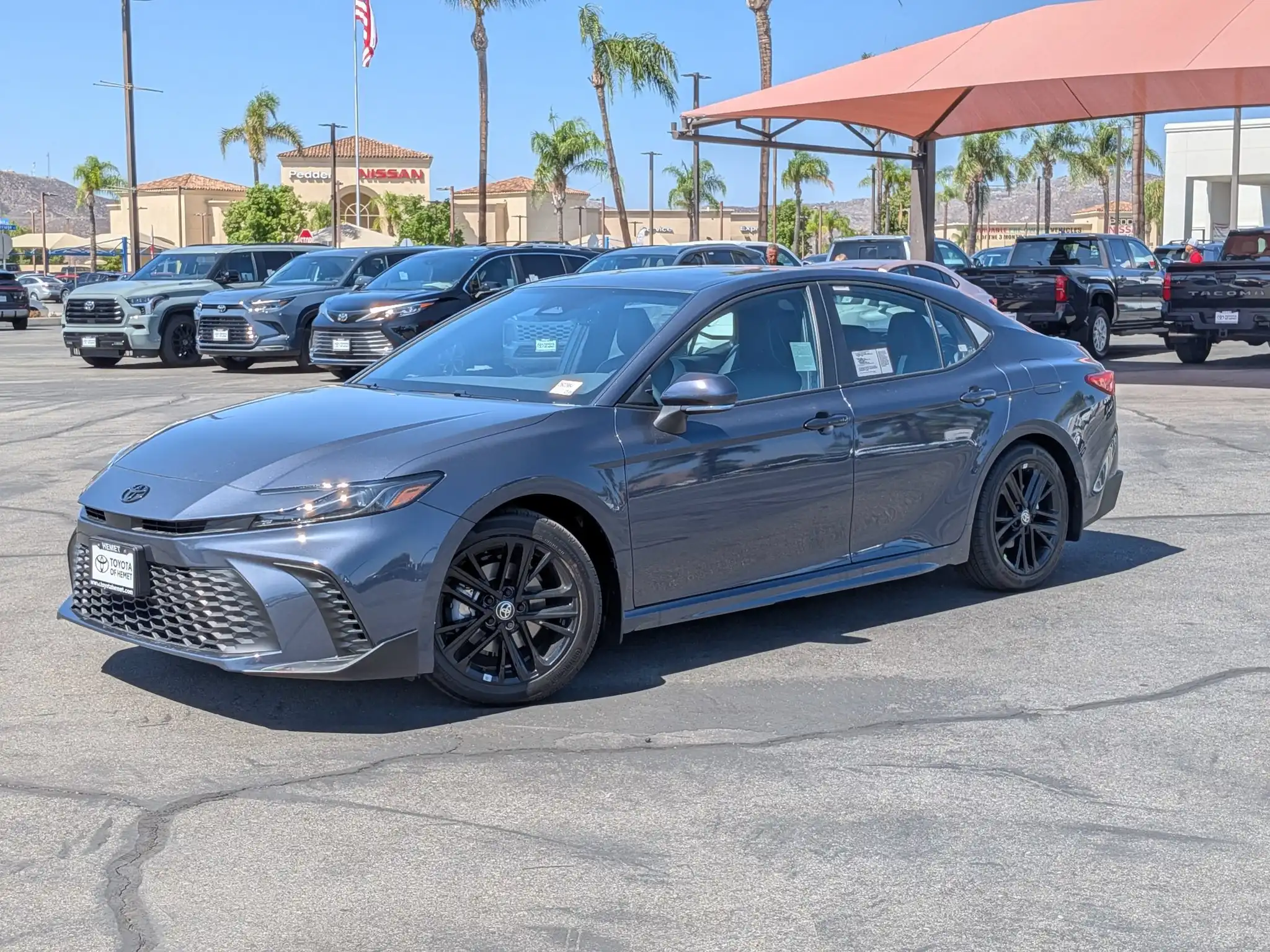 2026 Toyota Camry SE Hybrid's photo