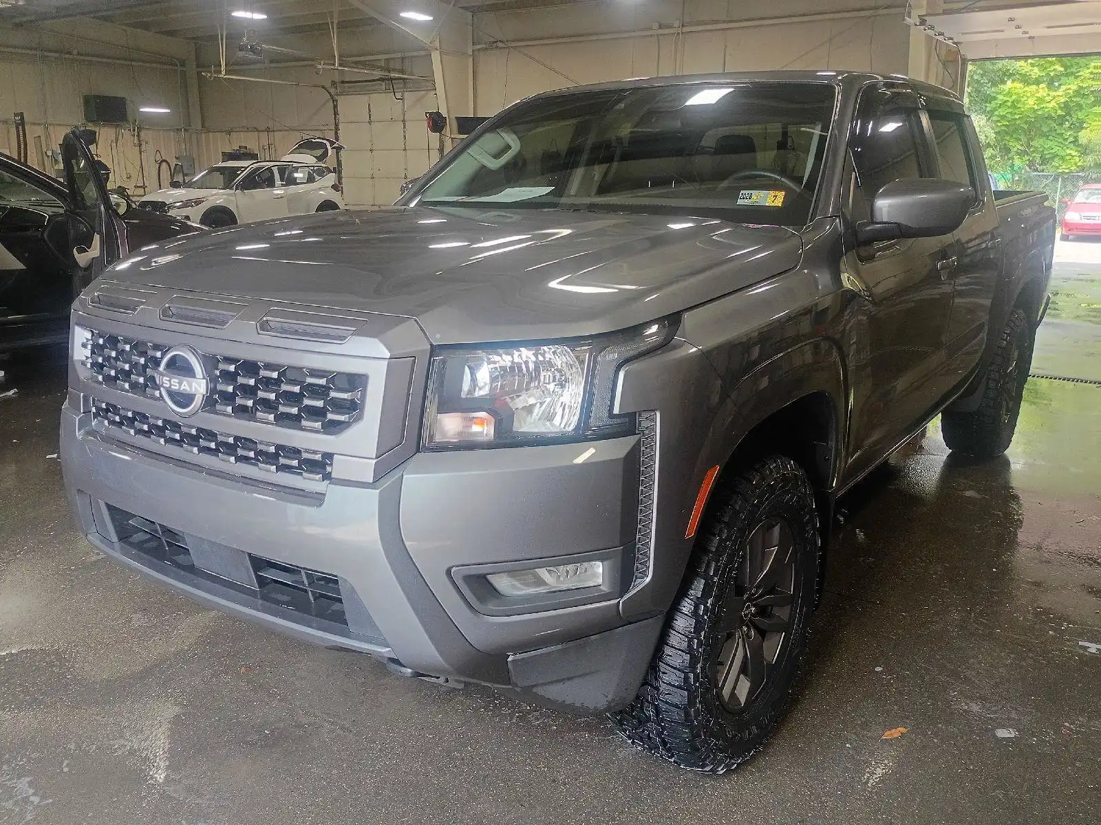 2025 Nissan Frontier SV Crew Cab 4X4 SWB's photo