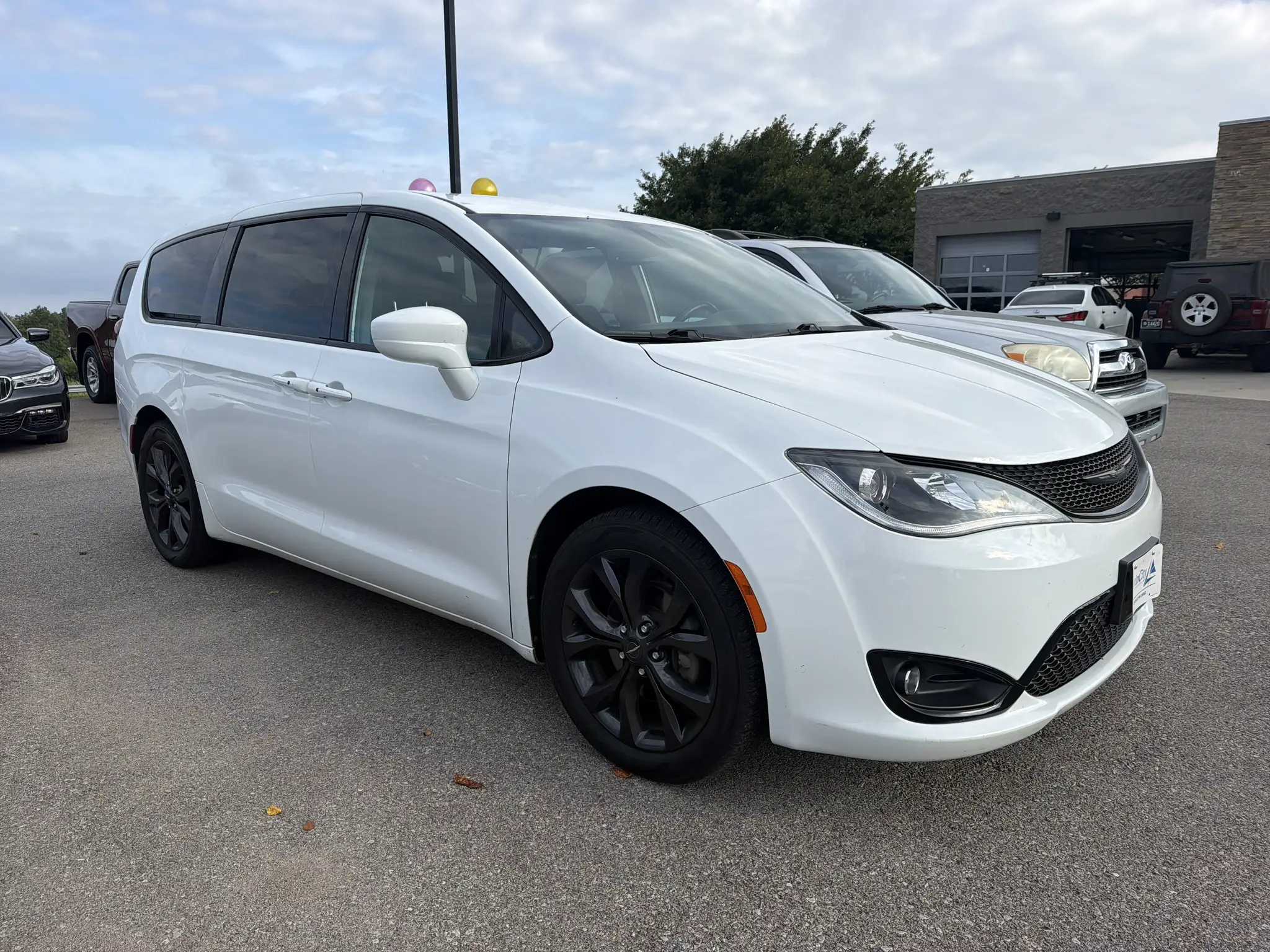 2019 Chrysler Pacifica Touring Plus photo 1
