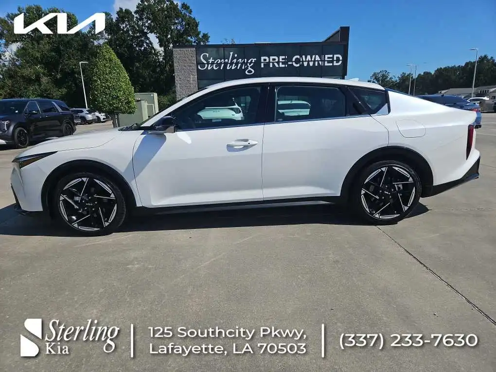 2025 Kia K4 GT-Line Auto's photo