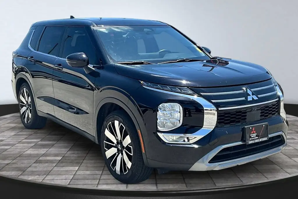2025 Mitsubishi Outlander SE FWD photo 4