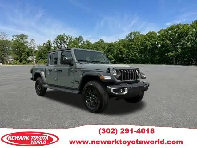 2024 Jeep Gladiator Sport's photo