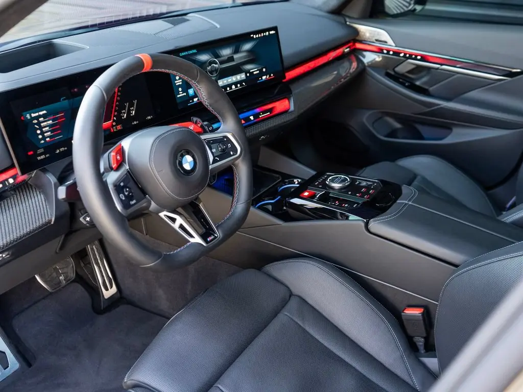 2026 BMW M5 M5 Touring photo 5