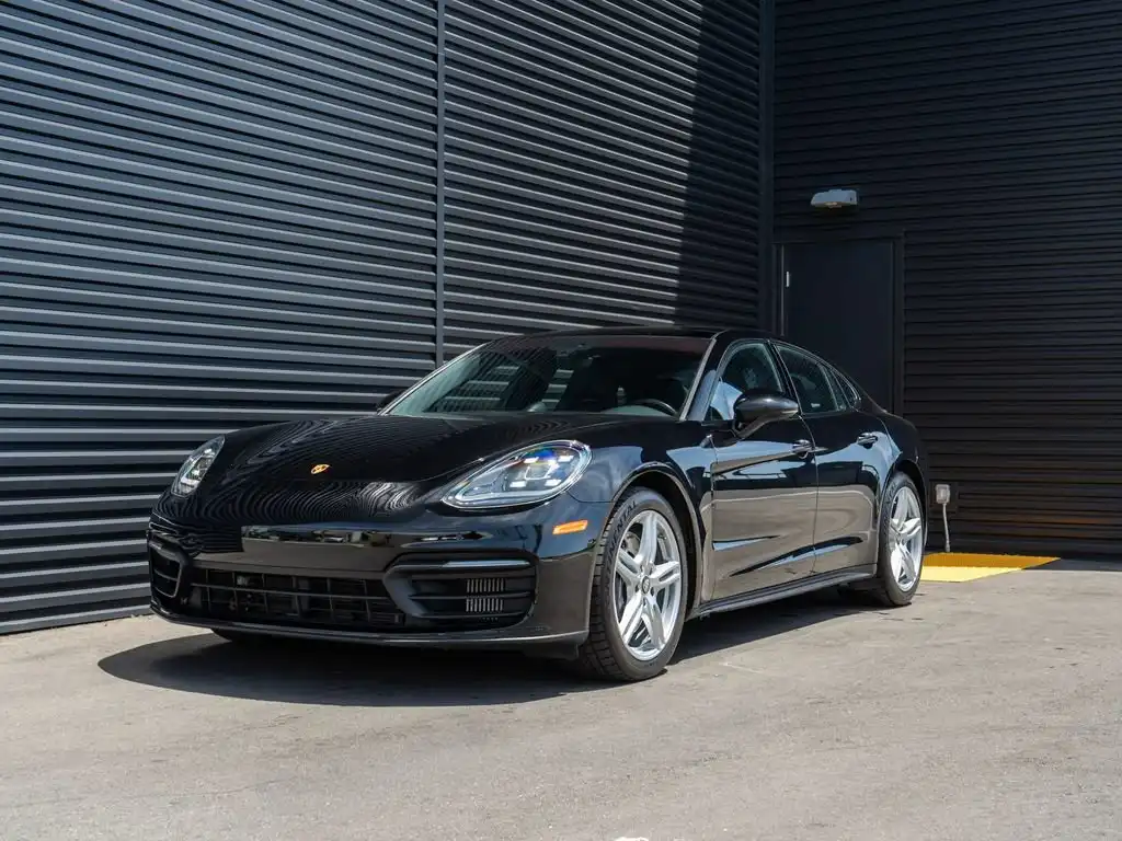 2021 Porsche Panamera 4's photo