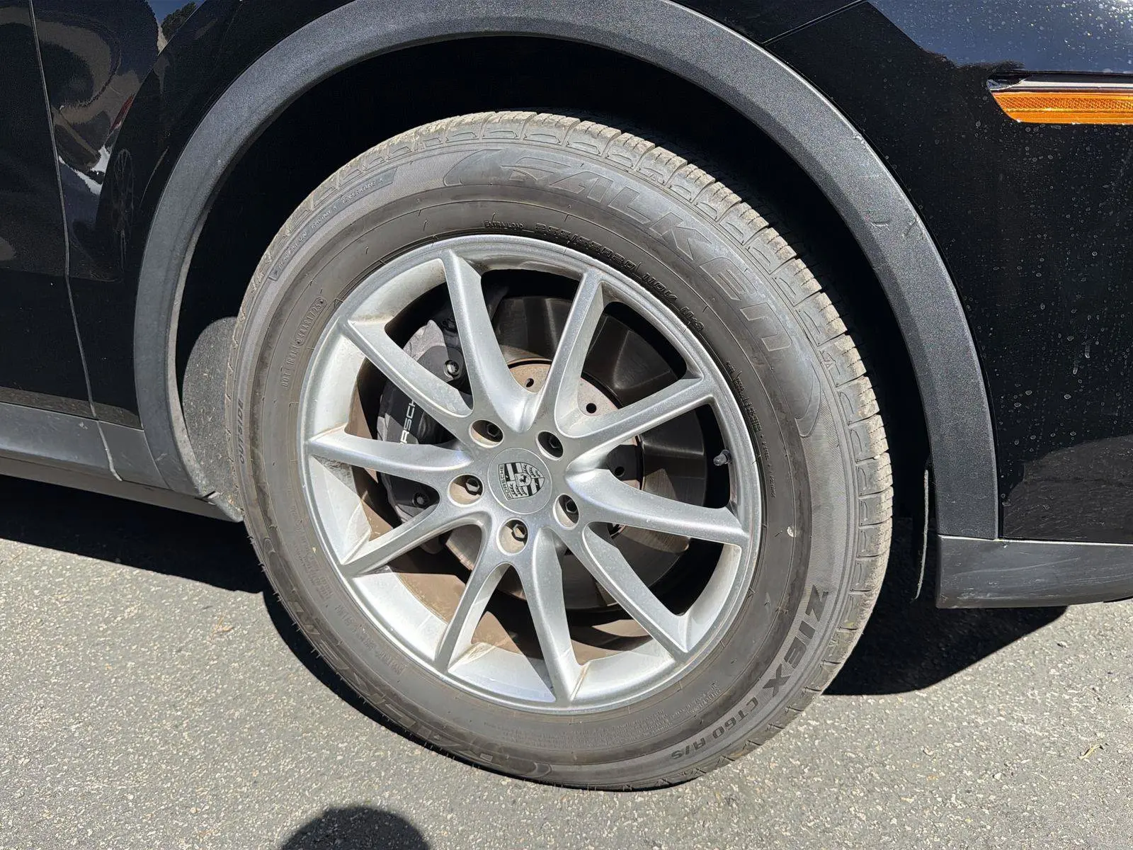 2024 Porsche Cayenne Base photo 5