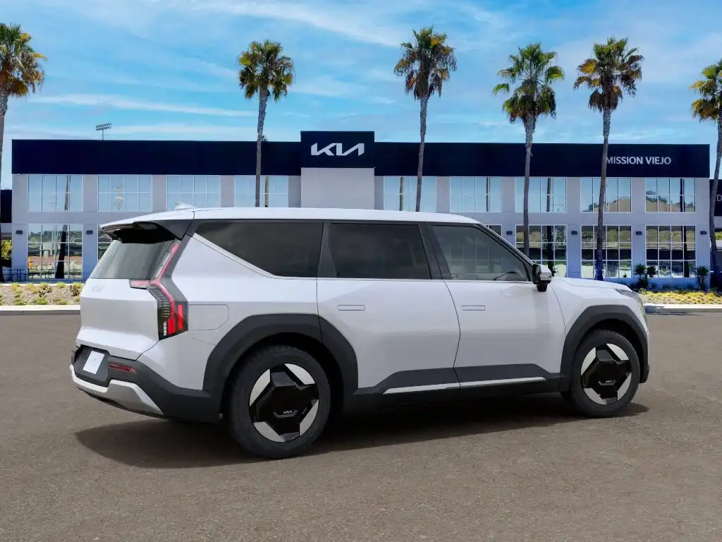 2026 Kia EV9 Light L/R's photo