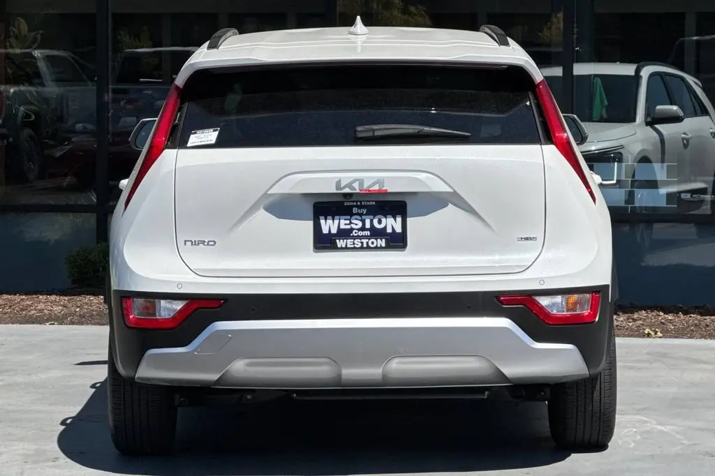 2025 Kia Niro Hybrid EX photo 5