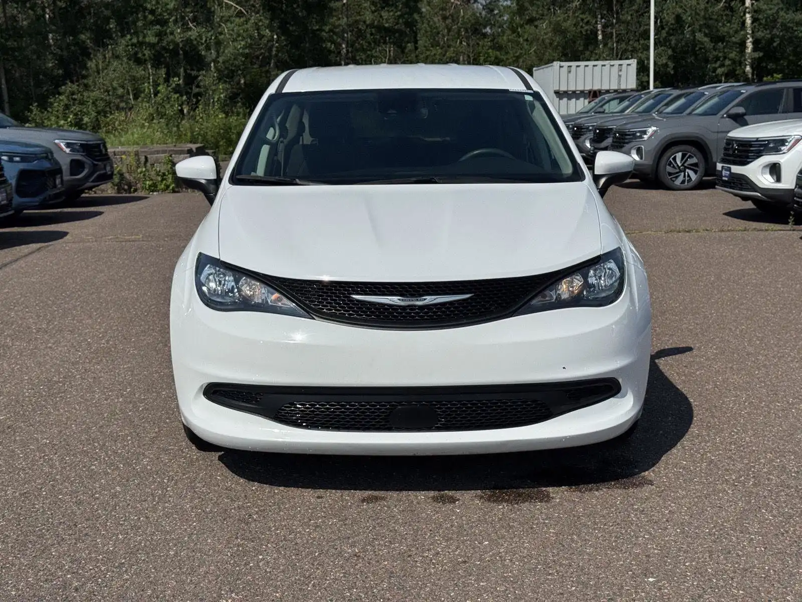 2023 Chrysler Voyager LX's photo
