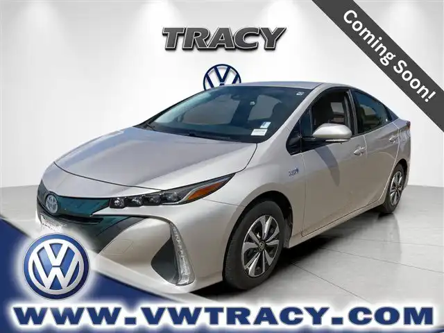 2018 Toyota Prius Prime Plus's photo