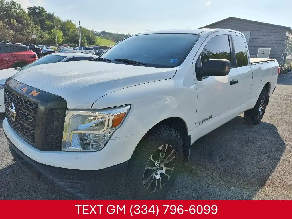 2018 Nissan Titan S 4WD King Cab's photo