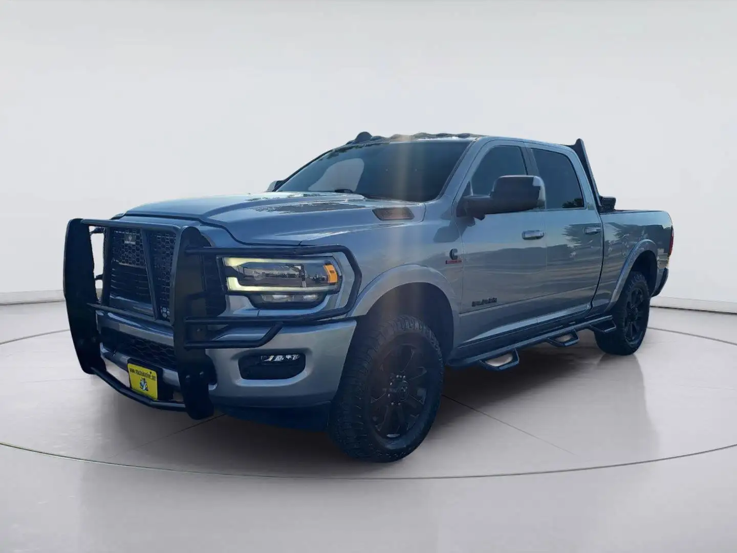 2022 RAM 3500 Laramie 4WD Crew Cab SWB's photo