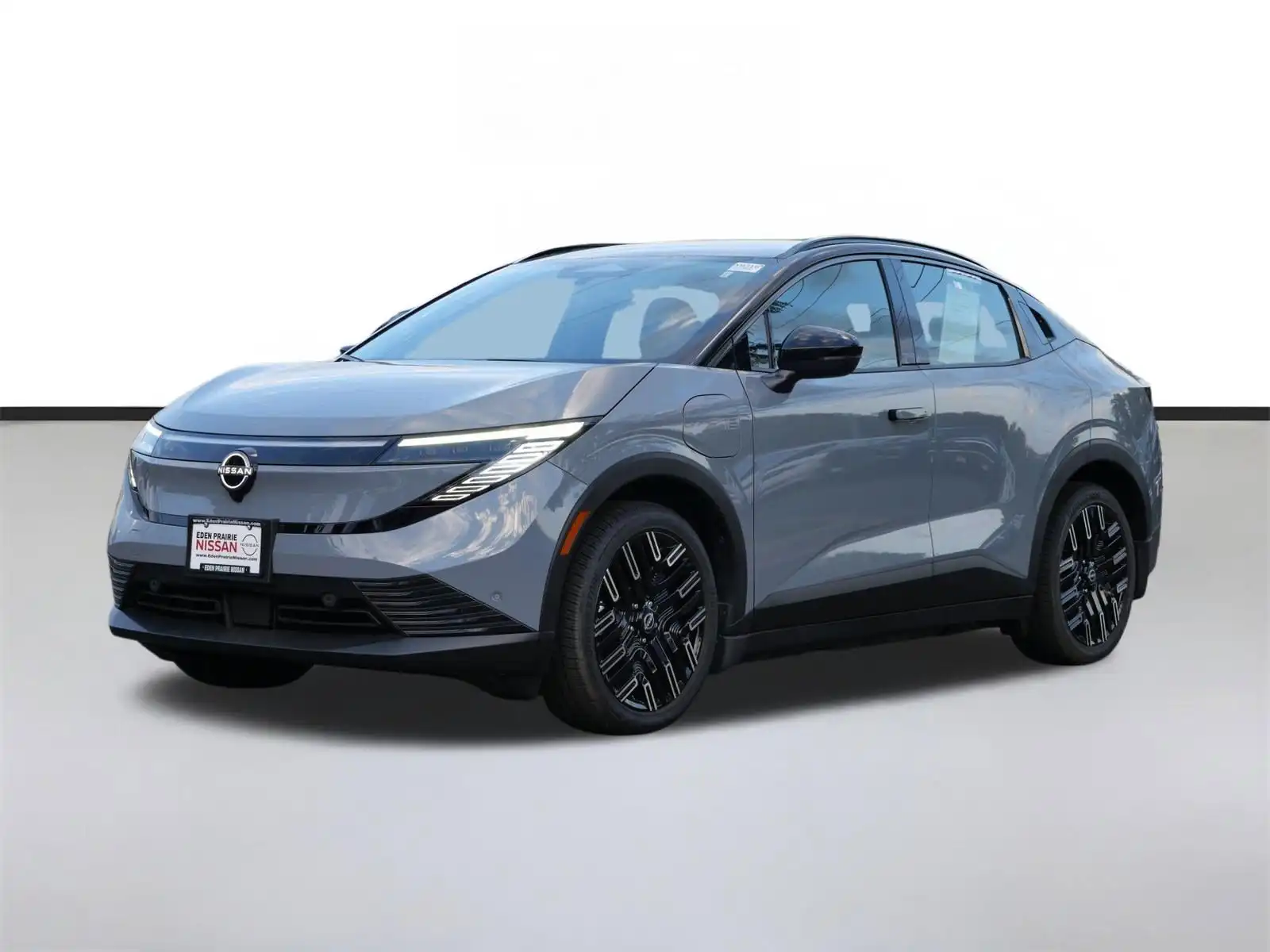 2026 Nissan Leaf Platinum+'s photo