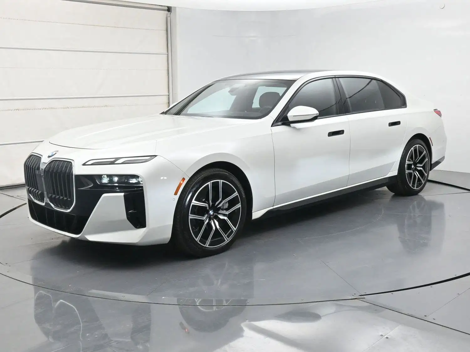 2024 BMW 7 Series 760i xDrive's photo